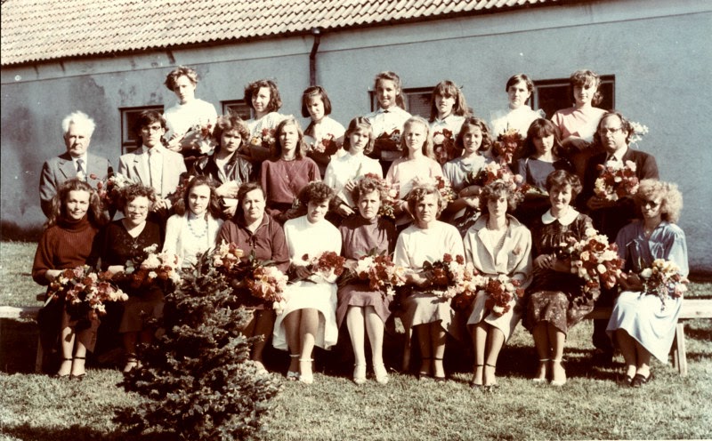 Kuressaare Muusikakooli 32. lend, 1986