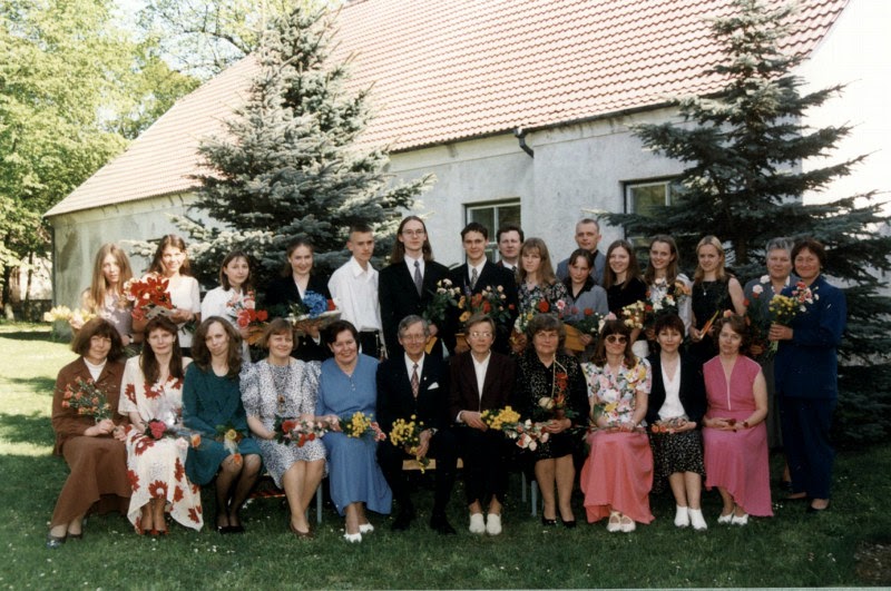 Kuressaare Muusikakooli 44. lend, 1998